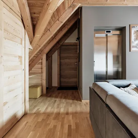 Apres Bachleda - Loftaffair Collection زاكوباني