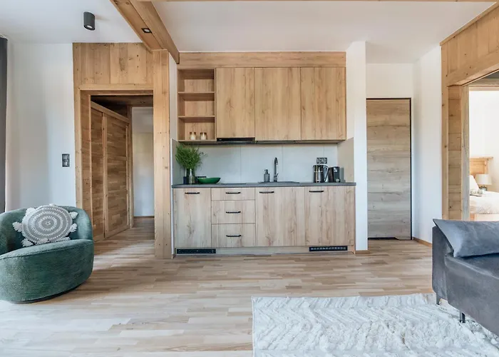 Apres Bachleda - Loftaffair Collection 자코파네