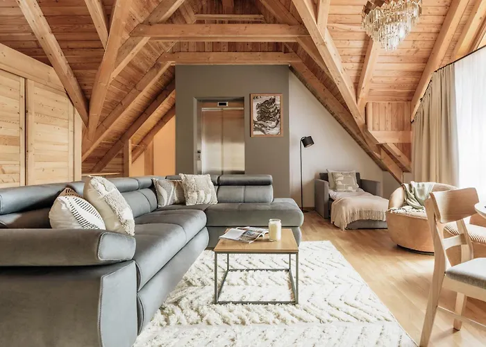 Apres Bachleda - Loftaffair Collection 자코파네